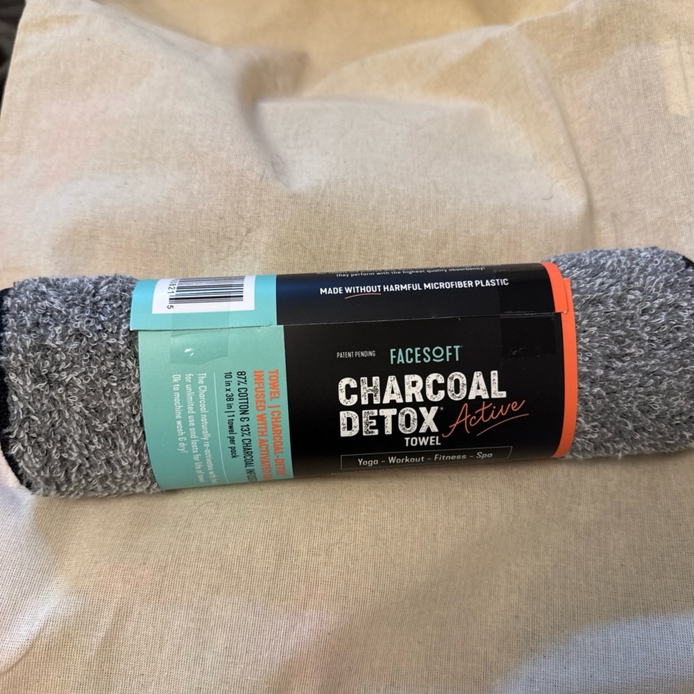 Facesoft charcoal detox active towel